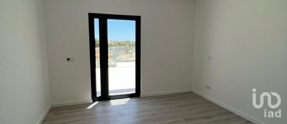 Maison T3 à Quarteira de 300 m²