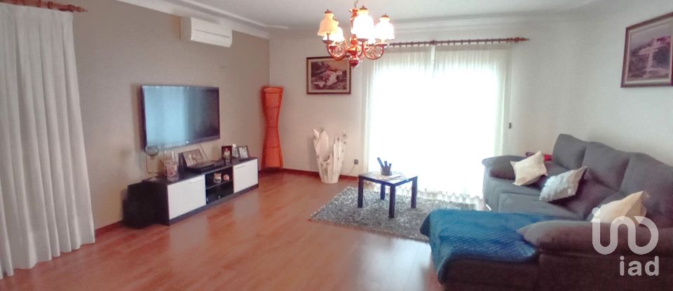 Casa de aldeia T5 em Esqueiros, Nevogilde e Travassós de 700 m²