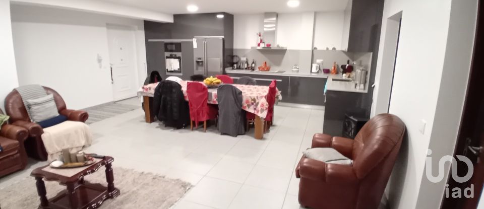 Casa de aldeia T5 em Esqueiros, Nevogilde e Travassós de 700 m²