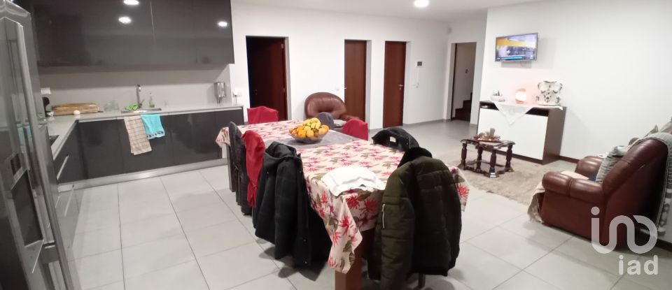 Casa de aldeia T5 em Esqueiros, Nevogilde e Travassós de 700 m²