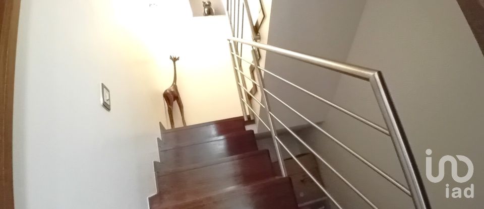 Casa de aldeia T5 em Esqueiros, Nevogilde e Travassós de 700 m²