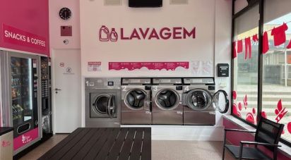 Boutique/Local commercial à Vieira de Leiria de 60 m²