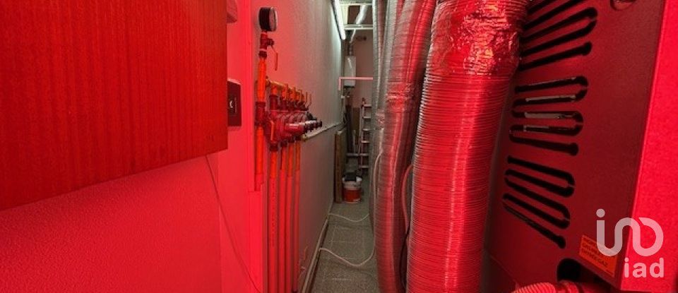 Boutique/Local commercial à Vieira de Leiria de 60 m²