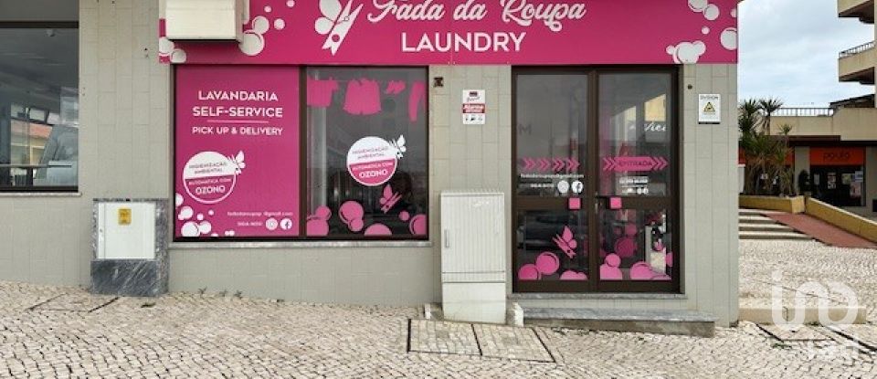 Boutique/Local commercial à Vieira de Leiria de 60 m²