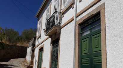 Ferme T11 à Baldos de 228 m²