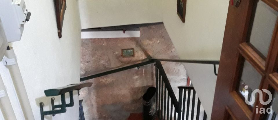 Ferme T11 à Baldos de 228 m²