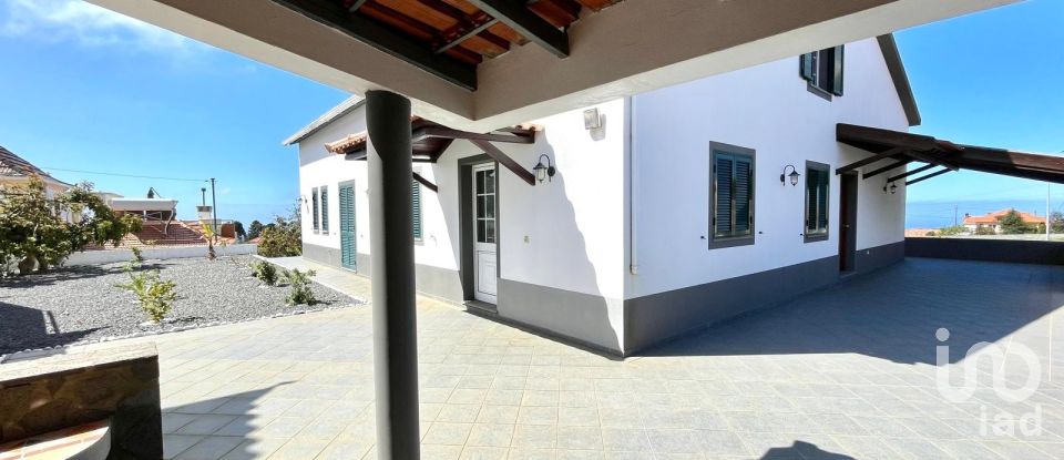 Lodge T4 in Prazeres of 700 m²