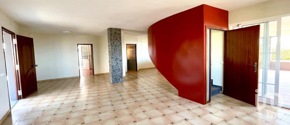 Lodge T4 in Prazeres of 700 m²