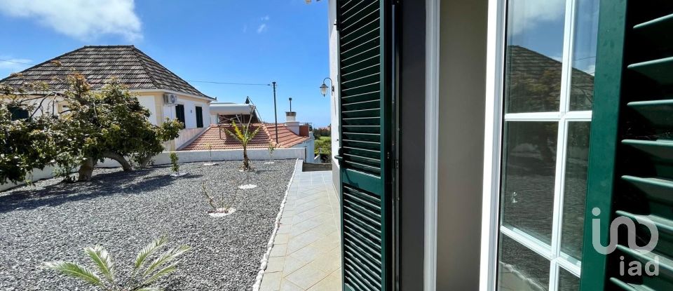 Lodge T4 in Prazeres of 700 m²