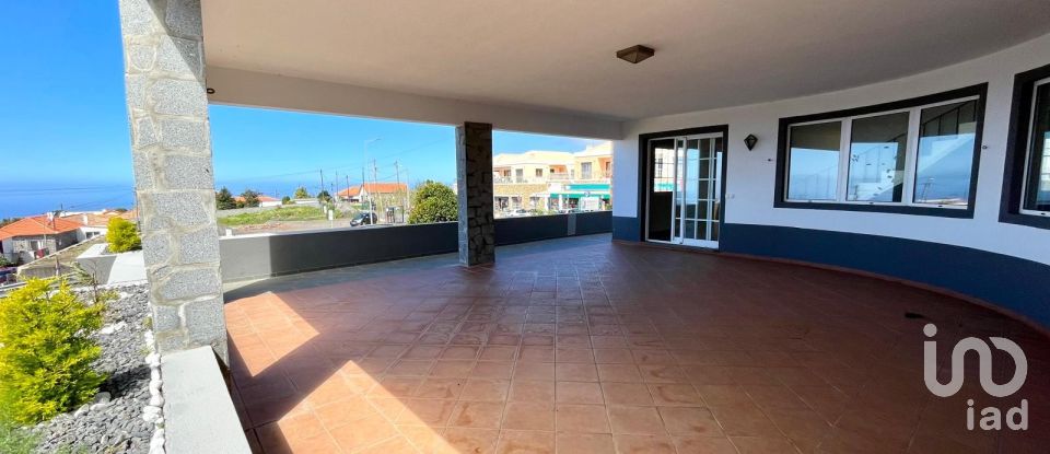 Lodge T4 in Prazeres of 700 m²