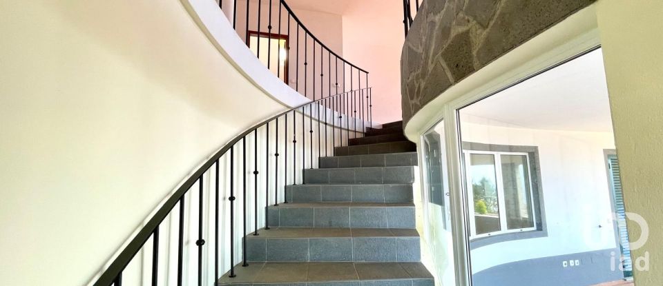 Lodge T4 in Prazeres of 700 m²