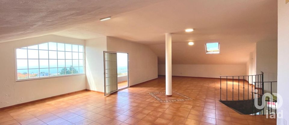 Lodge T4 in Prazeres of 700 m²