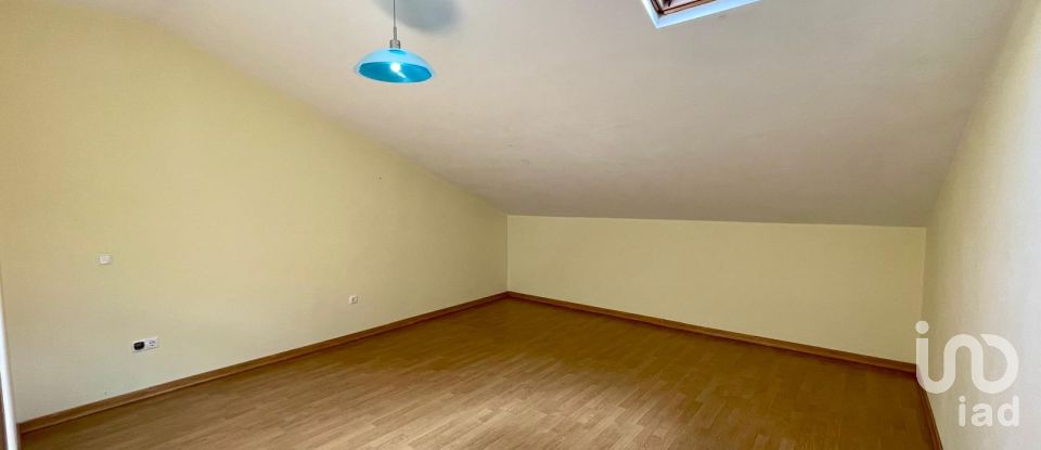 Lodge T4 in Prazeres of 700 m²