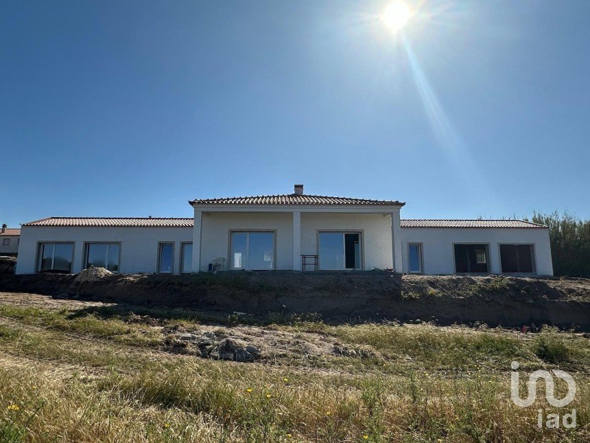 Moradia T4 em Ferrel de 222 m²