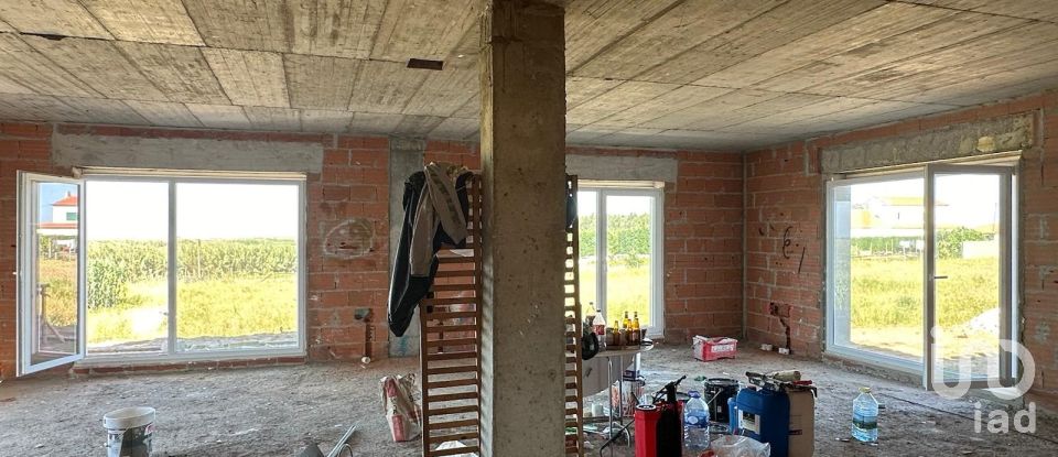 Moradia T4 em Ferrel de 222 m²