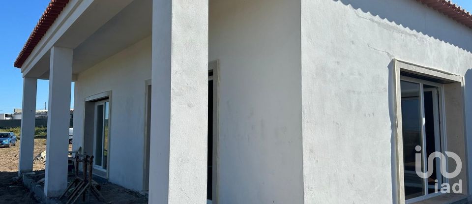 Moradia T4 em Ferrel de 222 m²