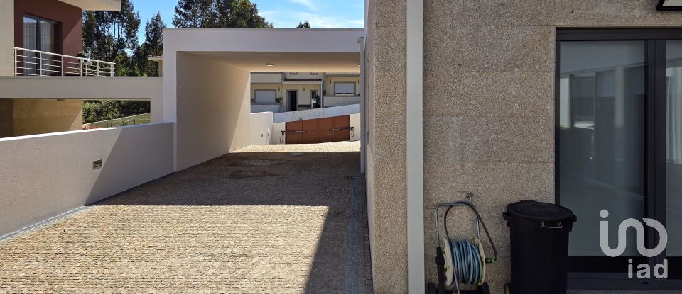 House T3 in Cristelos, Boim e Ordem of 321 m²