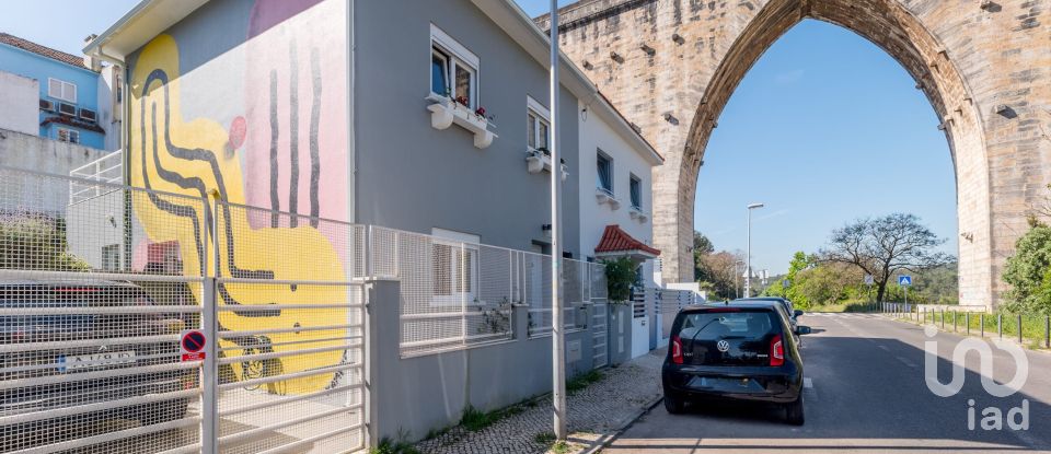 House T3 in Campolide of 104 m²