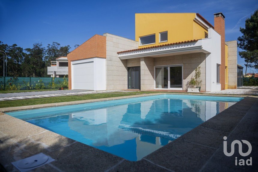 Casa T4 em Ovar, São João, Arada e São Vicente de Pereira Jusã de 218 m²