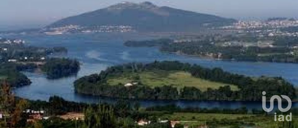 Terreno em Mentrestido de 809 m²