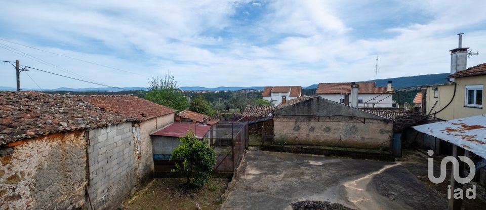 Casa T3 em Oliveira do Mondego e Travanca do Mondego de 558 m²