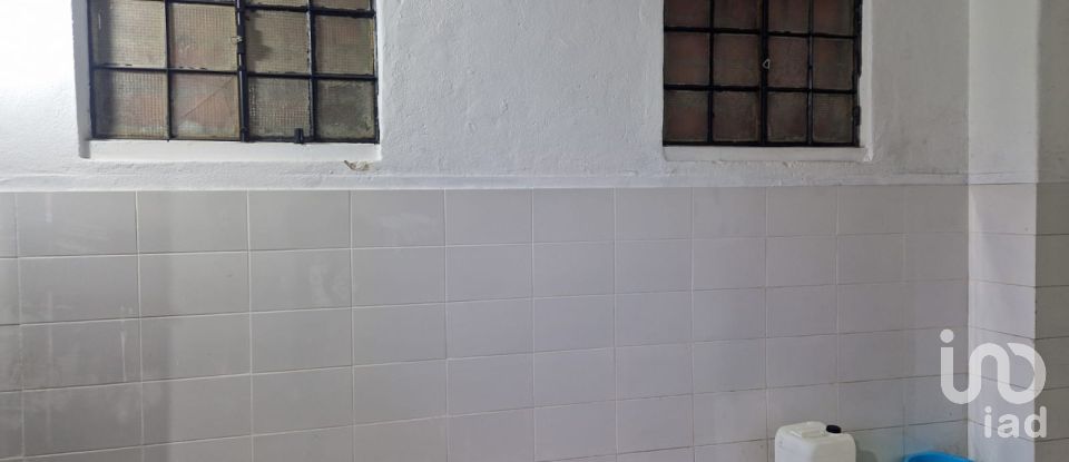 Shop / premises commercial in Águas Livres of 74 m²