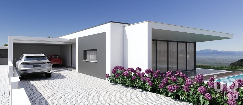 Town house T3 in Santa Catarina of 165 m²