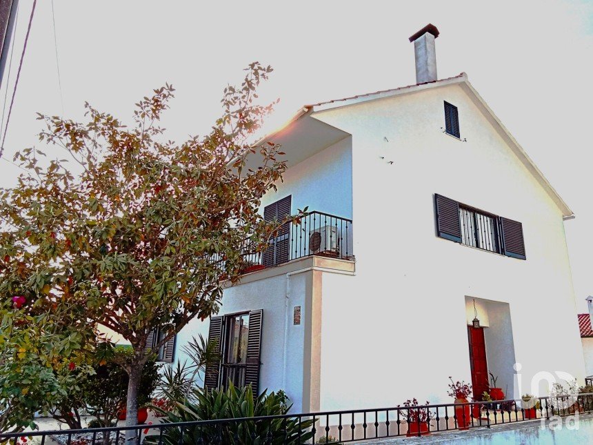 Casa / Villa T5 em Santarém (Marvila), Santa Iria Da Ribeira De Santarém, Santarém (São Salvador) E Santarém (São Nicolau) de 320 m²