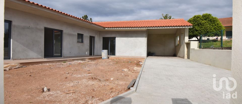 Village house T2 in Chão de Couce of 135 m²