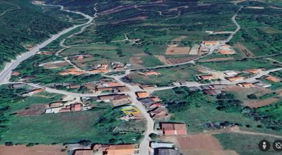 Maison de village T0 à Cumeeira de 63 m²