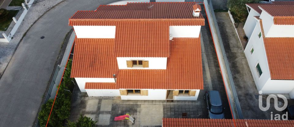 Maison traditionnelle T4 à Santa Margarida da Coutada de 193 m²