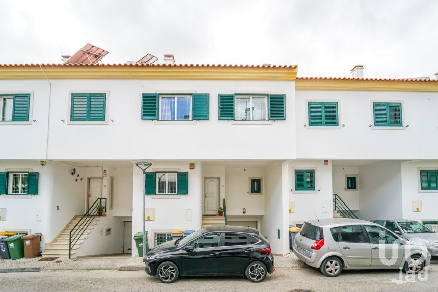 House T4 in Amora of 146 m²