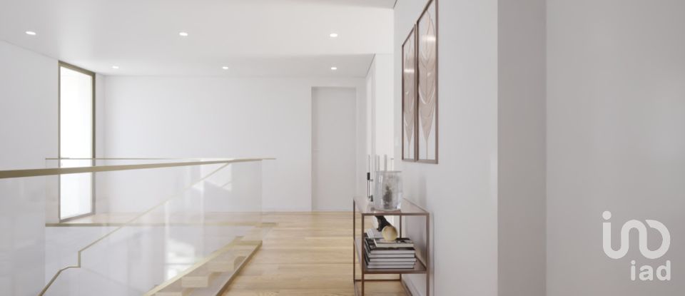 House T3 in Calheta of 324 m²