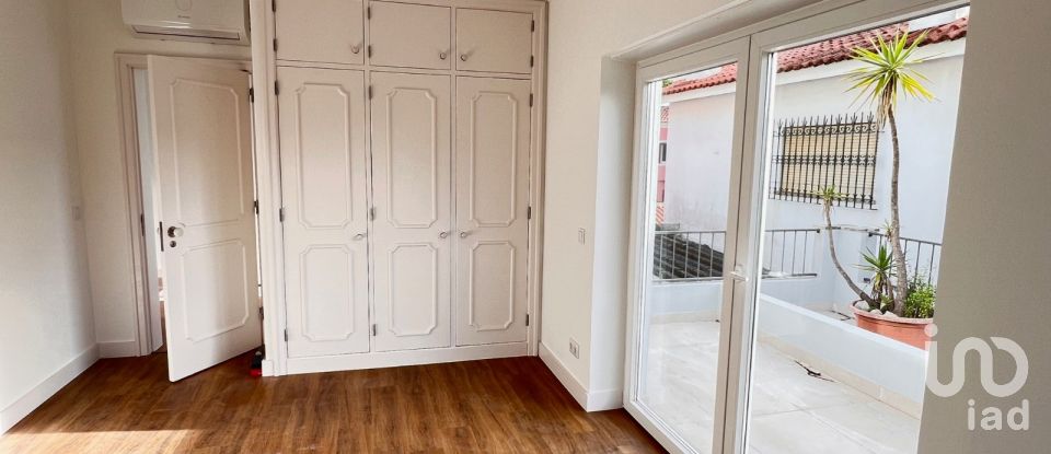 Maison T3 à Alcabideche de 250 m²