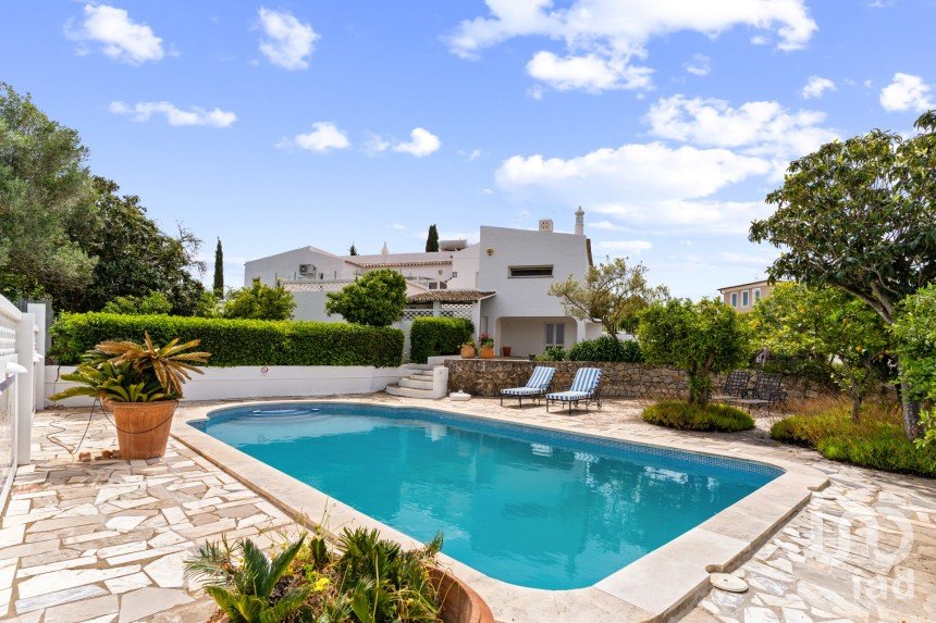 Casa tradicional T4 em Alcantarilha e Pera de 236 m²