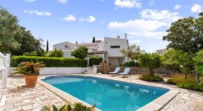 Maison traditionnelle T4 à Alcantarilha e Pera de 236 m²