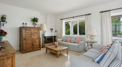 Maison traditionnelle T4 à Alcantarilha e Pera de 236 m²