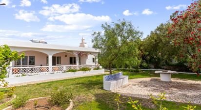 Maison traditionnelle T4 à Alcantarilha e Pera de 236 m²