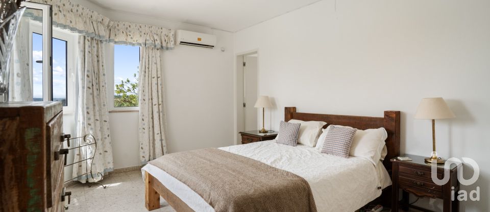 Casa tradicional T4 em Alcantarilha e Pera de 236 m²