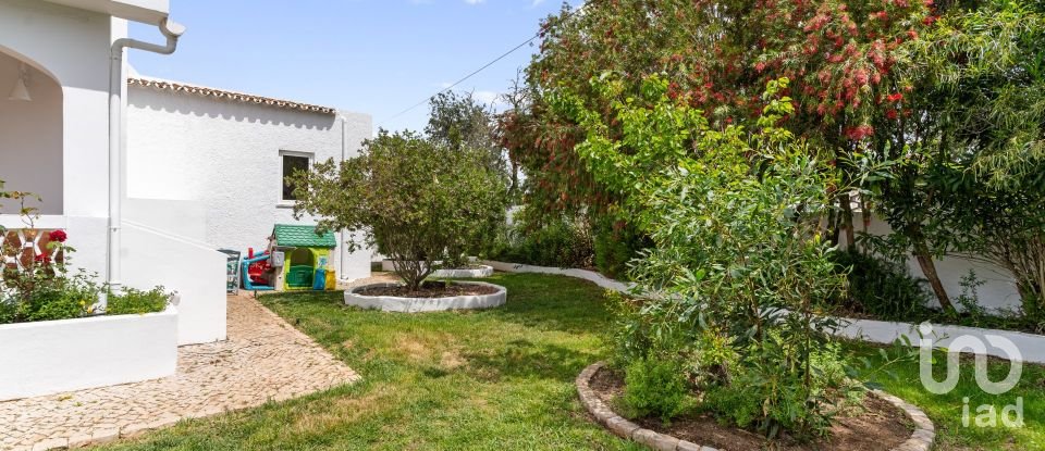 Casa tradicional T4 em Alcantarilha e Pera de 236 m²