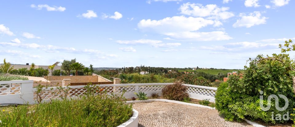 Casa tradicional T4 em Alcantarilha e Pera de 236 m²