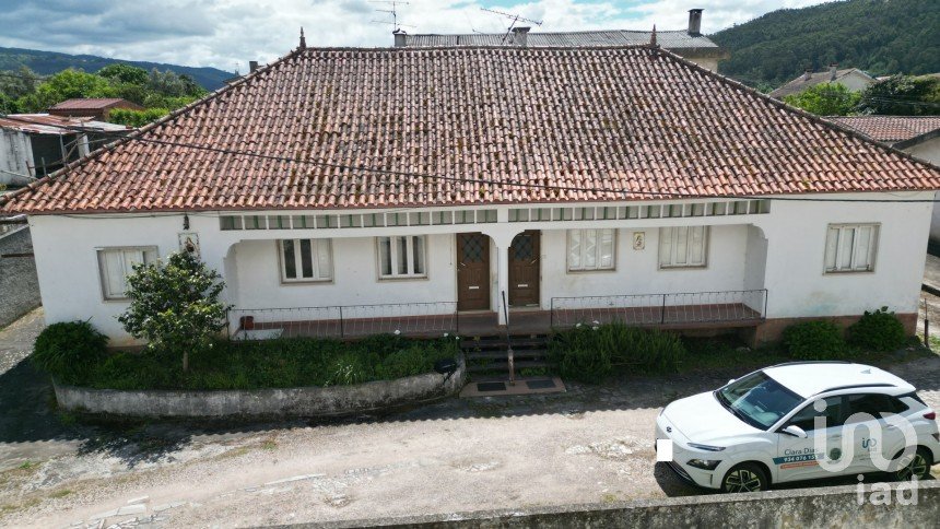 Maison traditionnelle T6 à Miranda do Corvo de 180 m²
