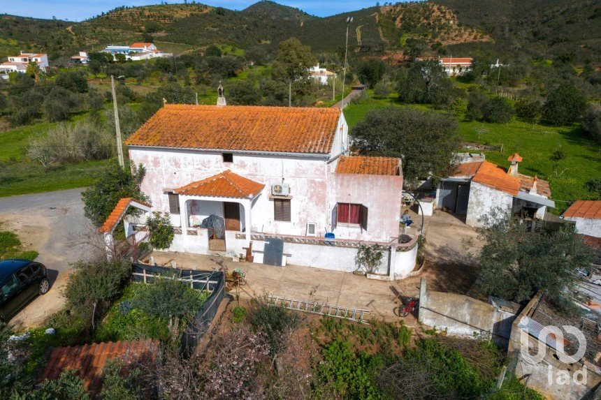 Maison rustique T5 à Salir de 120 m²