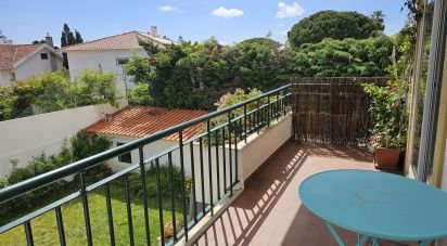 Apartment T2 in Carcavelos e Parede of 81 m²