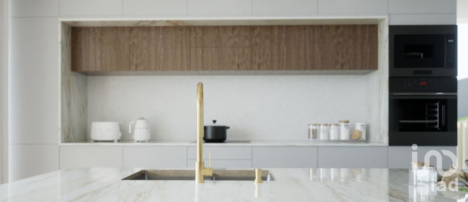 House T3 in Calheta of 279 m²