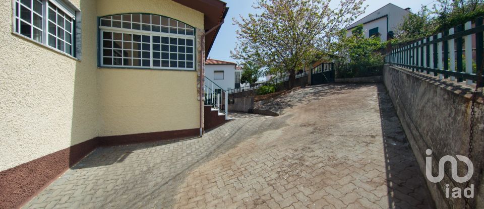 Casa de aldeia T3 em Lousã e Vilarinho de 300 m²