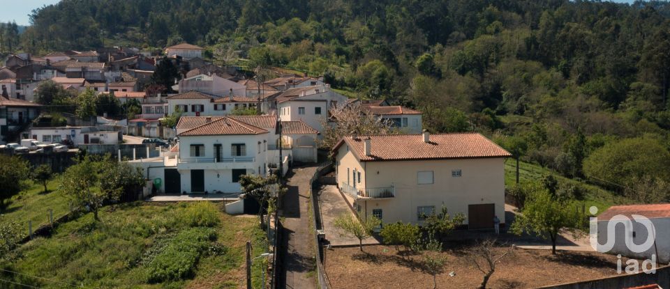 Maison de village T3 à Lousã e Vilarinho de 300 m²