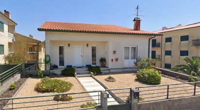Casa tradicional T3 em Lorvão de 455 m²