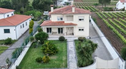 Maison traditionnelle T4 à Lamas de 578 m²