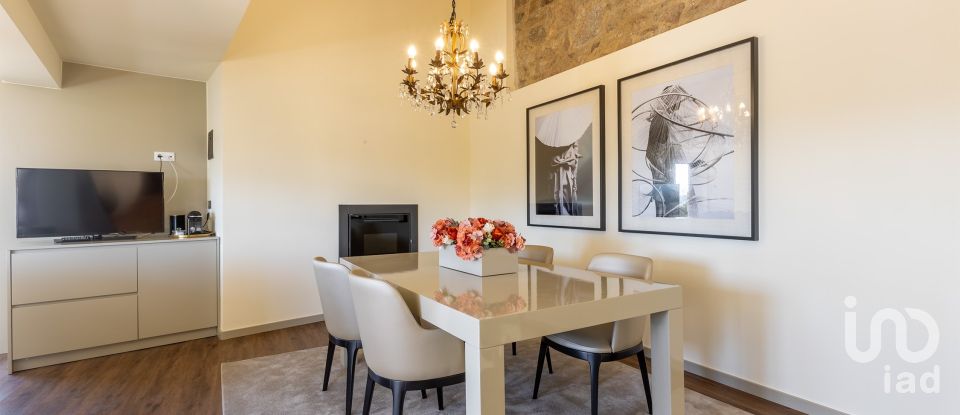 Casa T4 em Airó de 452 m²